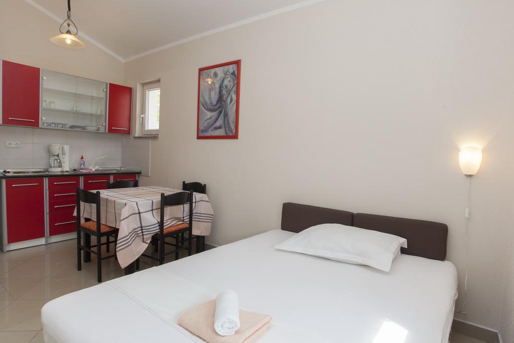 Apartments Damjanovic Makarska Camera foto
