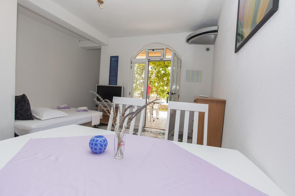Apartments Damjanovic Makarska Esterno foto