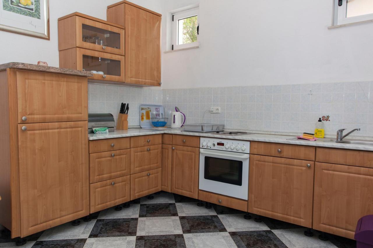 Apartments Damjanovic Makarska Esterno foto