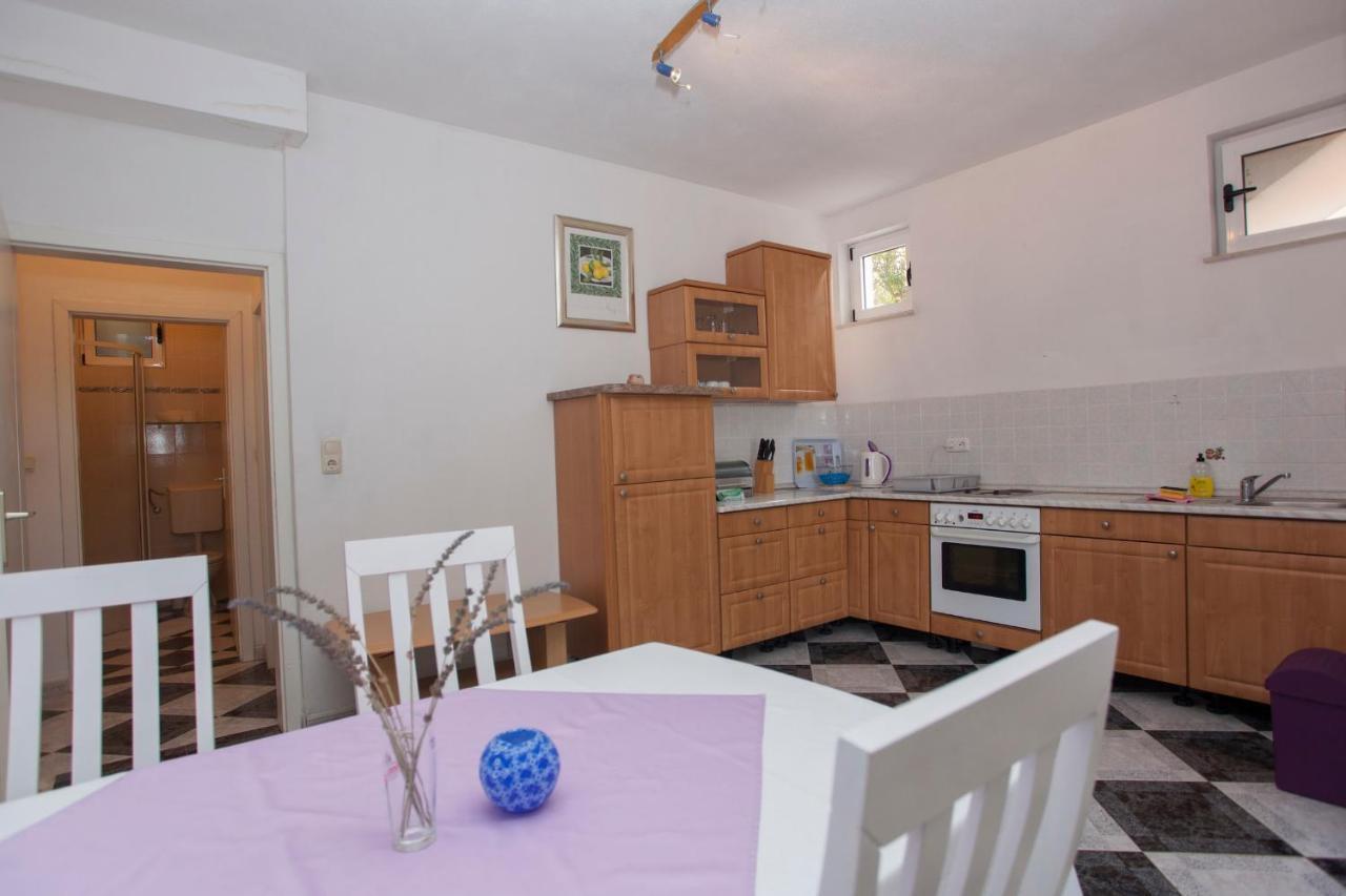 Apartments Damjanovic Makarska Esterno foto